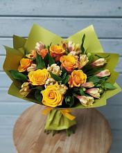 Букет цветов из:  Альстромерии и Розы в Тамани