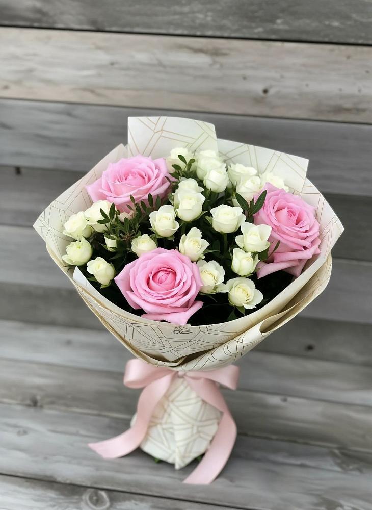 Букет цветов из: Розы в Тамани