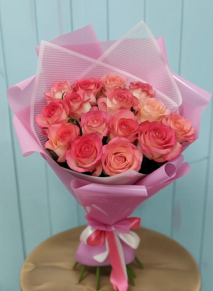 Букет 15 Розовых роз Равель в Тамани