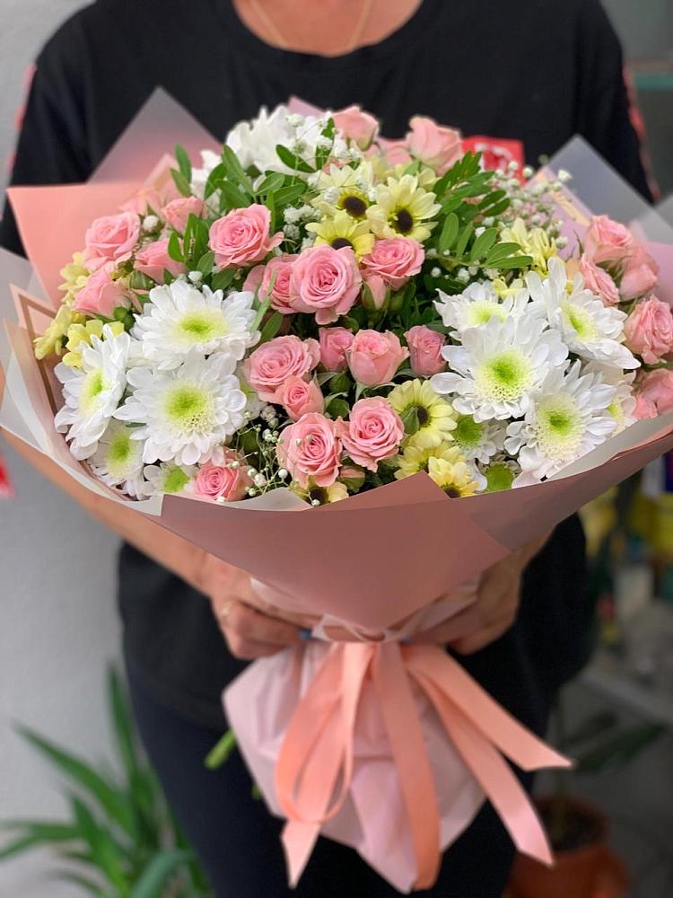 Букет цветов из: Розы и Хризантемы в Тамани