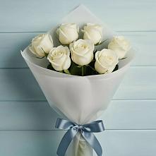 Букет 7 Белых роз Эдлесс Лав в Тамани