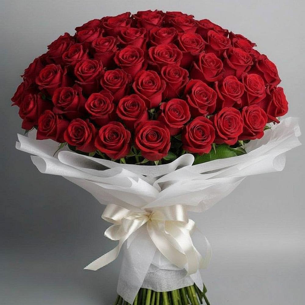 Букет 101 Красная роза Блэк Мэджик в Тамани