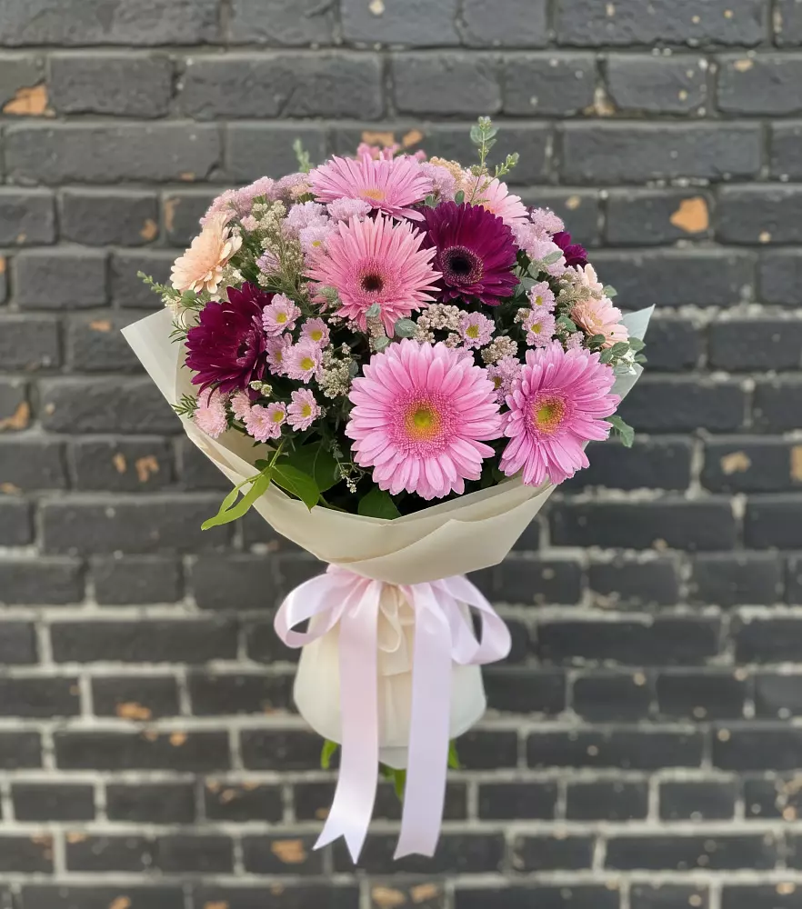 Букет цветов из: Герберы и Хризантемы в Тамани