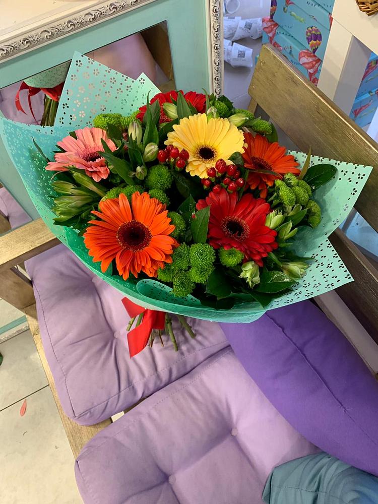 Букет цветов из: Герберы, Хризантемы и Альстромерии в Тамани