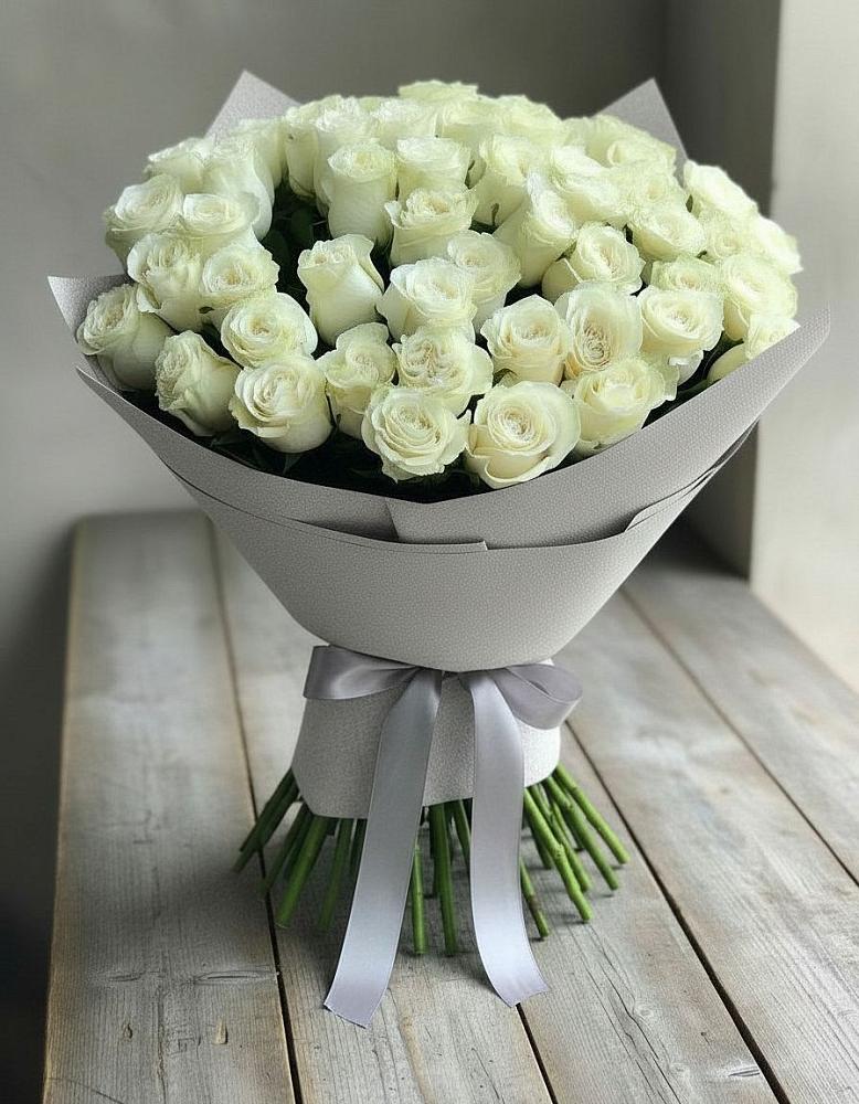 Букет 35 Белых роз в Тамани
