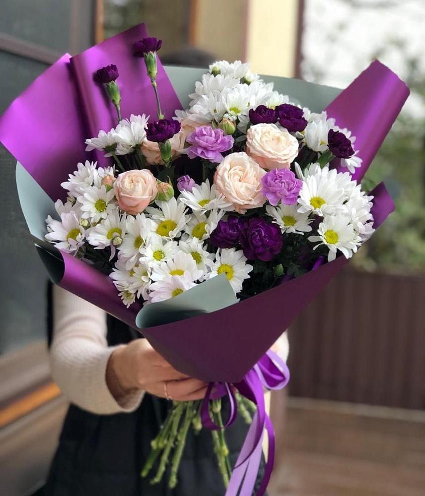 Букет цветов из: Хризантемы, Гвоздики и Розы в Тамани