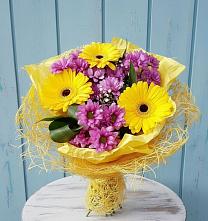 Букет цветов из:  Хризантемы и Герберы в Тамани