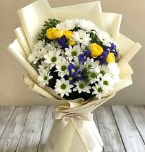 Букет цветов из:  Ирисы, Хризантемы и Розы #REPLACE_PRED# Тамани