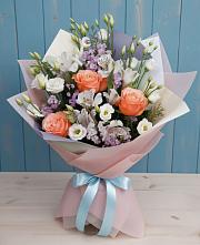 Букет цветов из:  Лизиантусы, Розы, Альстромерии и Гипсофила #REPLACE_PRED# Тамани