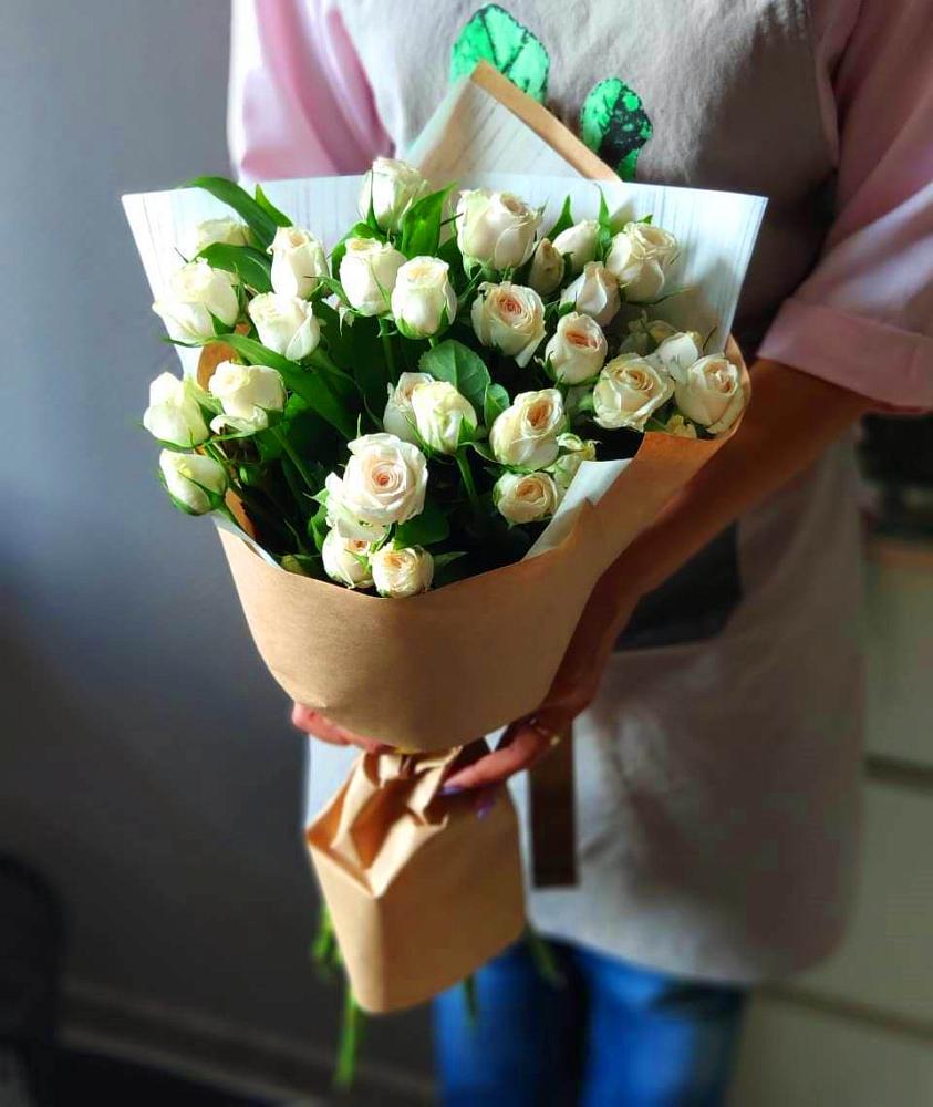 Букет цветов из: Розы в Тамани
