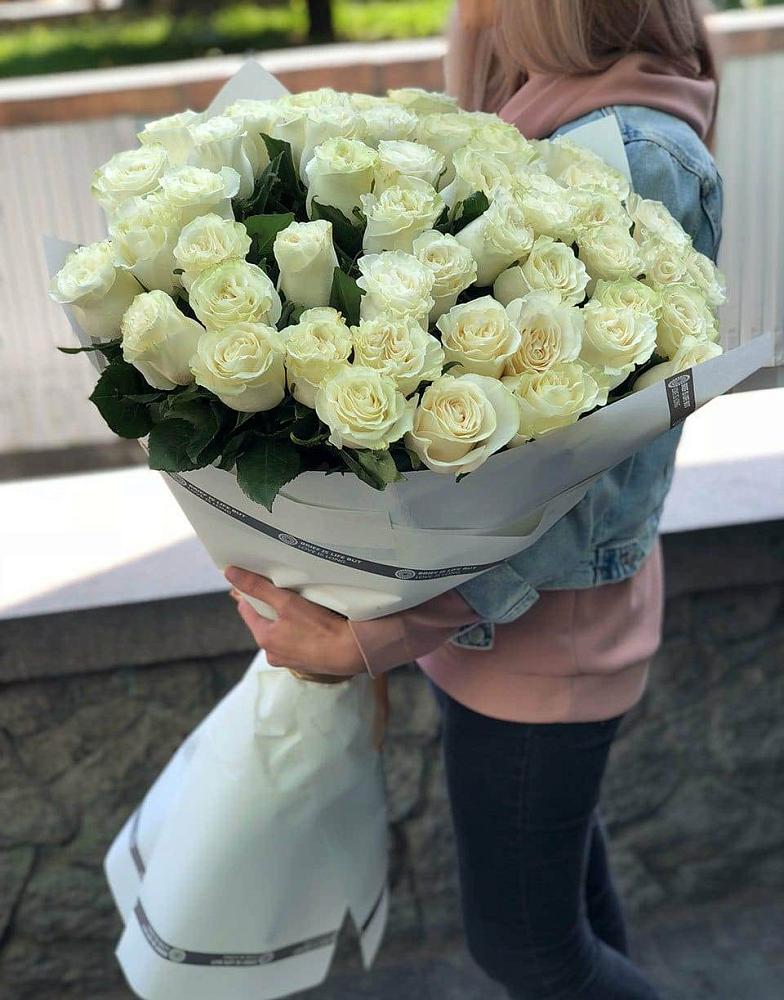 35 Белых роз в Тамани Букет 35 Белых роз в Тамани