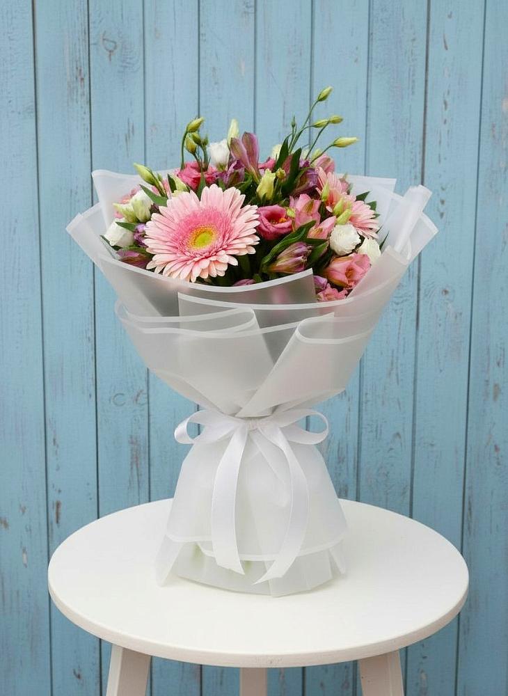 Букет цветов из: Герберы, Альстромерии и Лизиантусы в Тамани