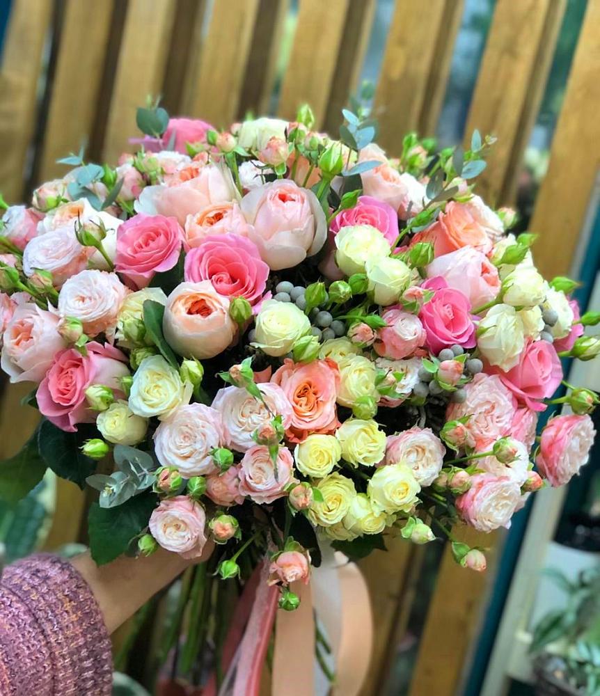 Букет цветов из: Розы в Тамани