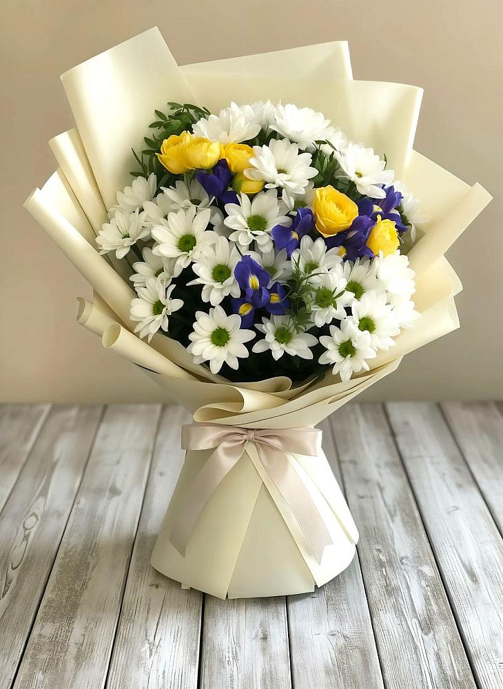 Букет цветов из: Ирисы, Хризантемы и Розы в Тамани