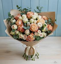 Букет цветов из:  Альстромерии и Розы в Тамани