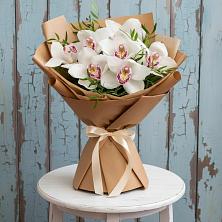 Букет цветов из:  Орхидеи и Розы в Тамани