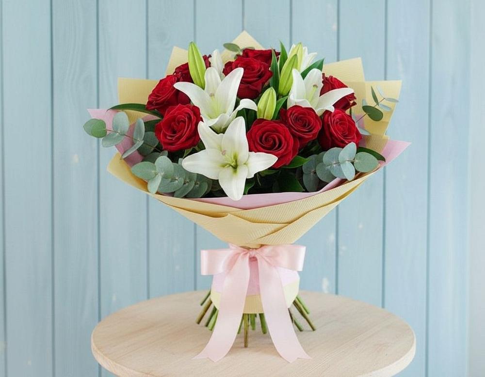 Букет цветов из: Лилии и Розы в Тамани